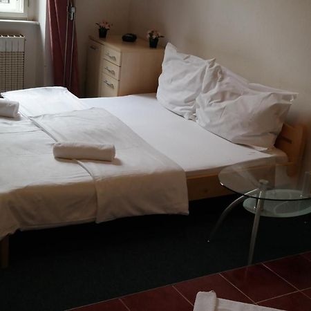 Hotel Praha Club Bed & Breakfast 外观 照片