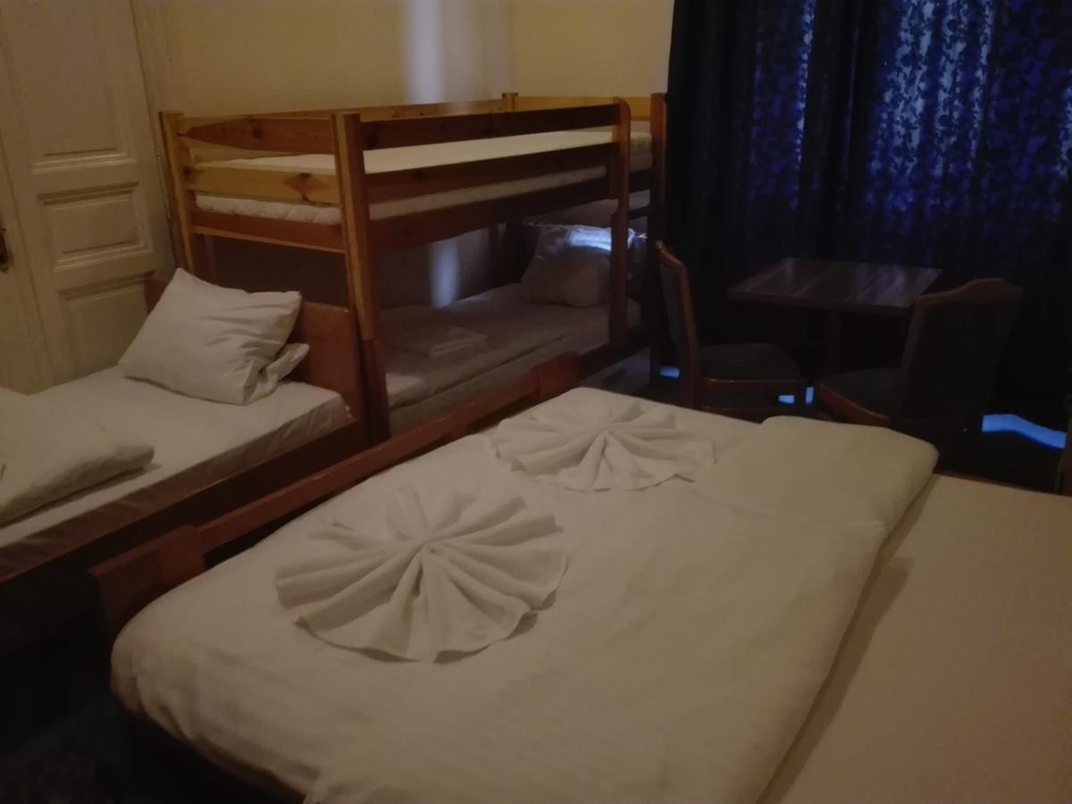 Hotel Praha Club Bed & Breakfast 外观 照片